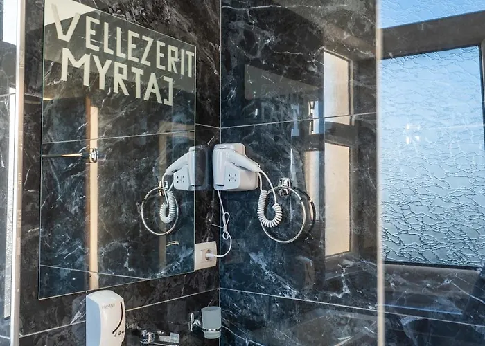 Myrtai - Center فندق 3*